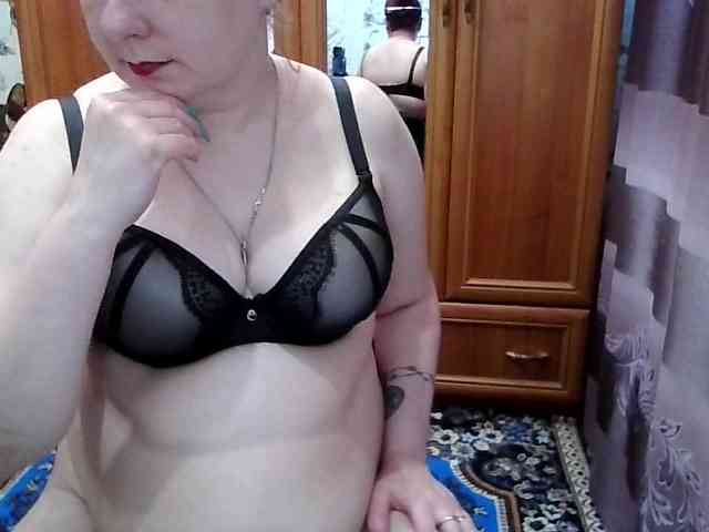 SophieNightAh webcam