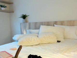 Cinnamon-Lips's Live Webcam