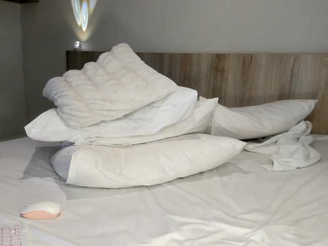 Cinnamon-Lips live cam on BongaCams