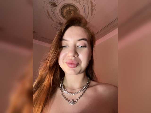 LINA69FEMDOM live cam
