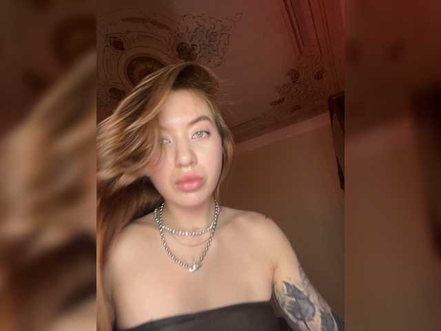 LINA69FEMDOM live cam