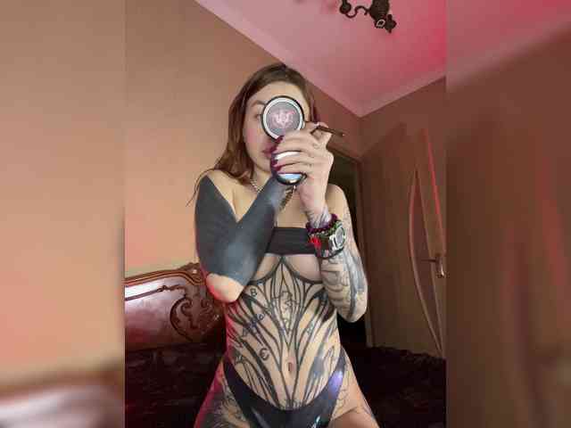 Lina69Femdom webcam