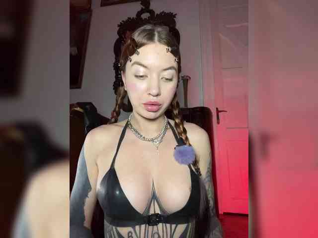 Lina69Femdom webcam
