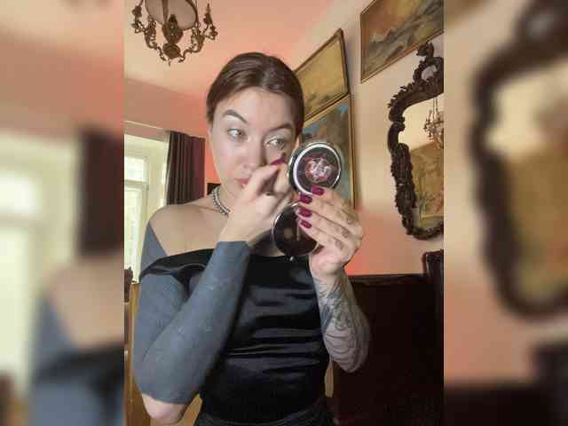 Lina69Femdom webcam