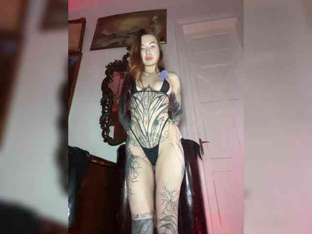 Lina69Femdom webcam