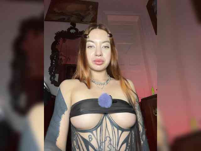 LINA69FEMDOM webcam