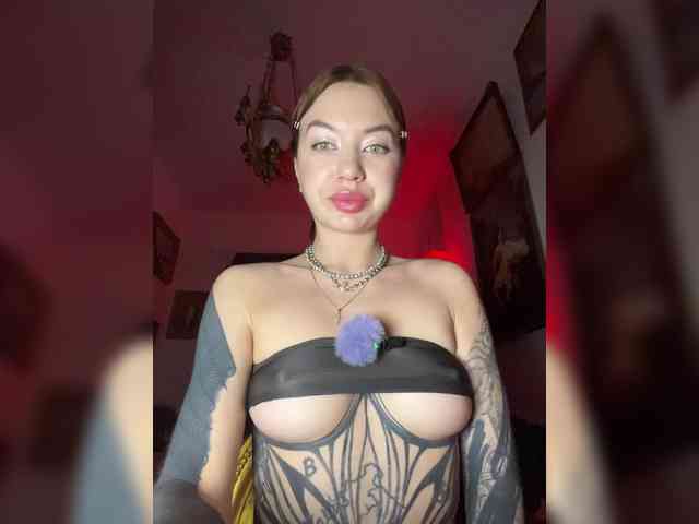 Lina69Femdom webcam