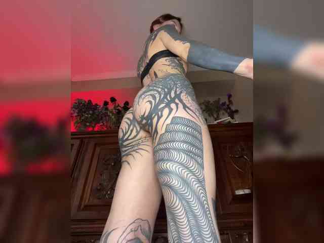 Модель: Lina69Femdom