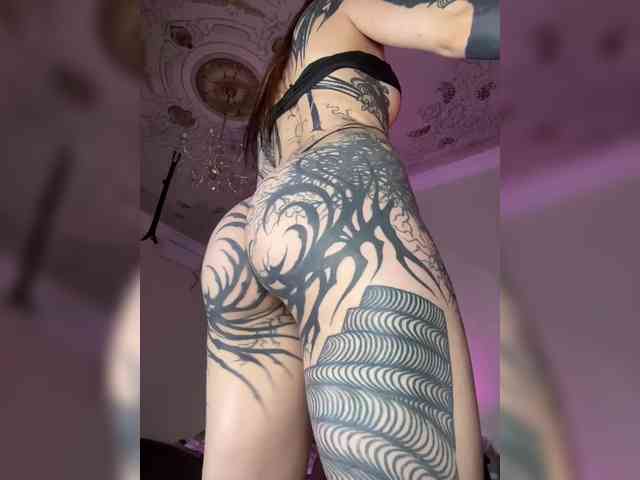 Lina69Femdom webcam