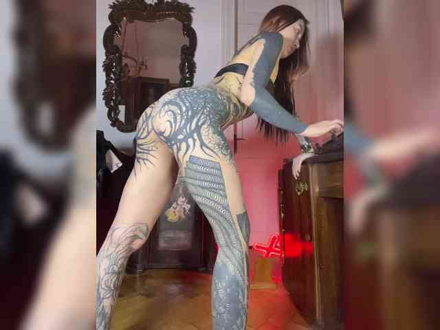 Lina69Femdom webcam