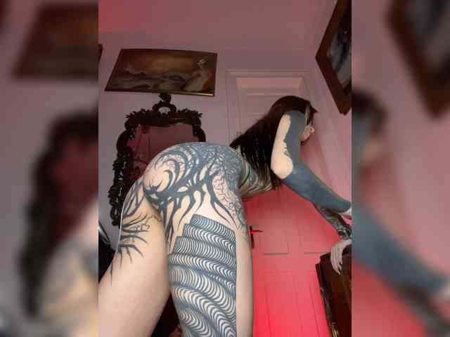 Lina69Femdom webcam