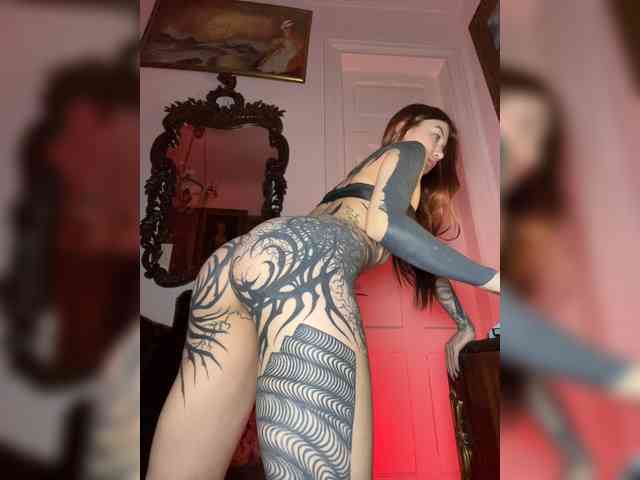 Lina69Femdom webcam