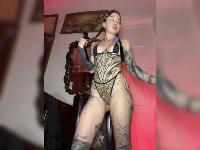 Lina69Femdom webcam