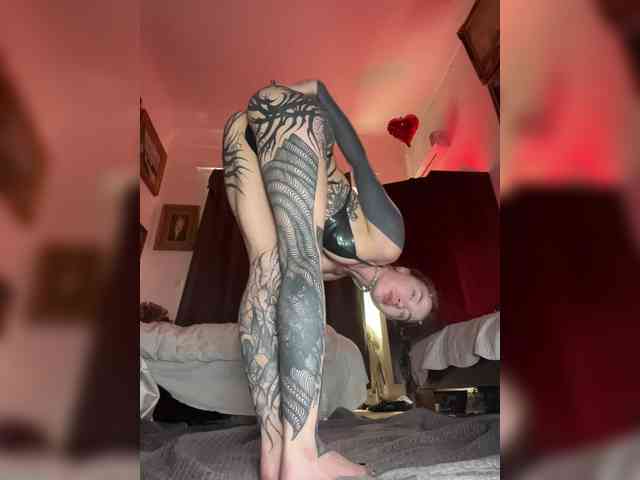 Lina69Femdom webcam