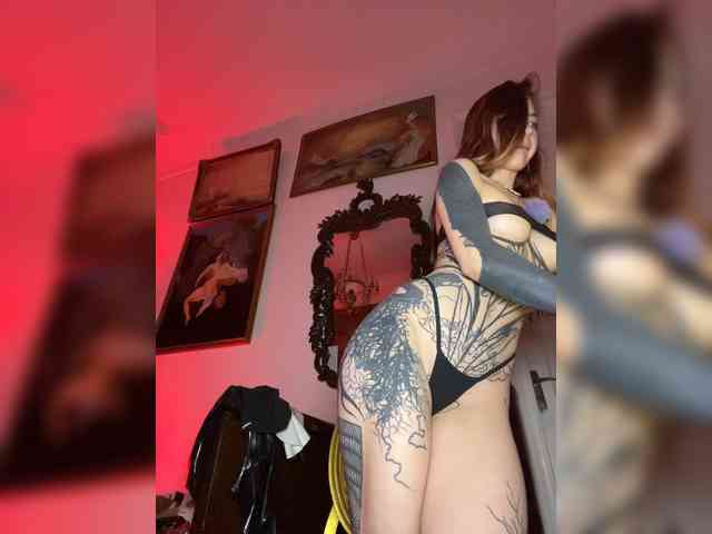 Lina69Femdom webcam