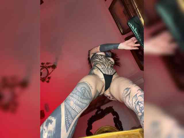 Lina69Femdom webcam