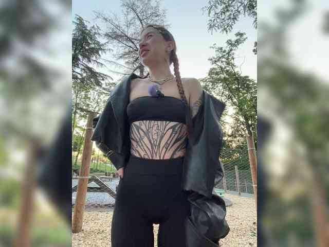 Lina69Femdom webcam