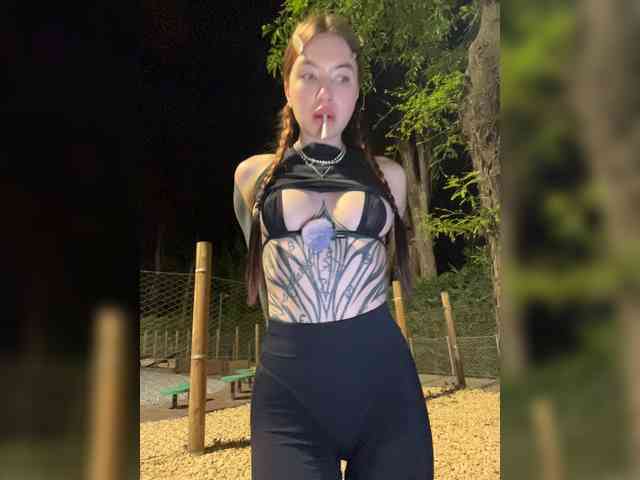Lina69Femdom webcam