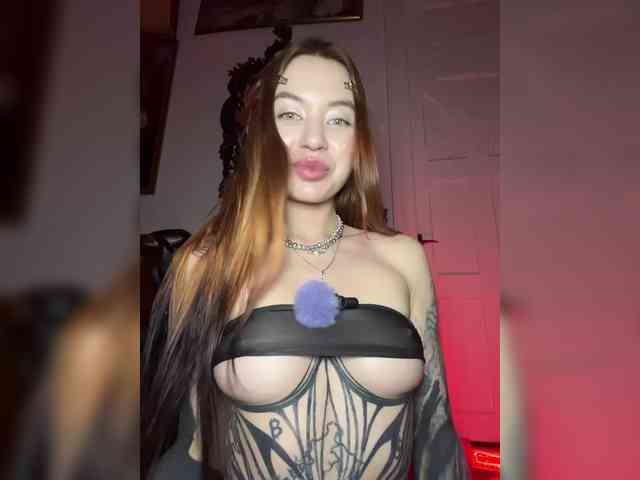 Lina69Femdom webcam