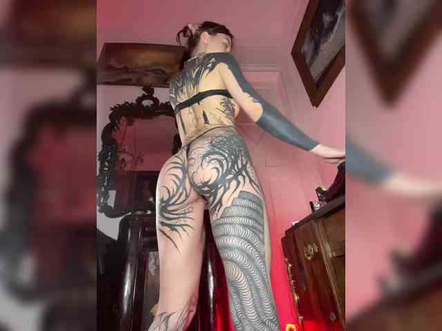 Модель: Lina69Femdom