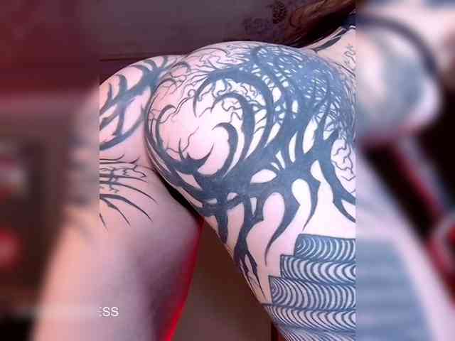 LINA69FEMDOM webcam