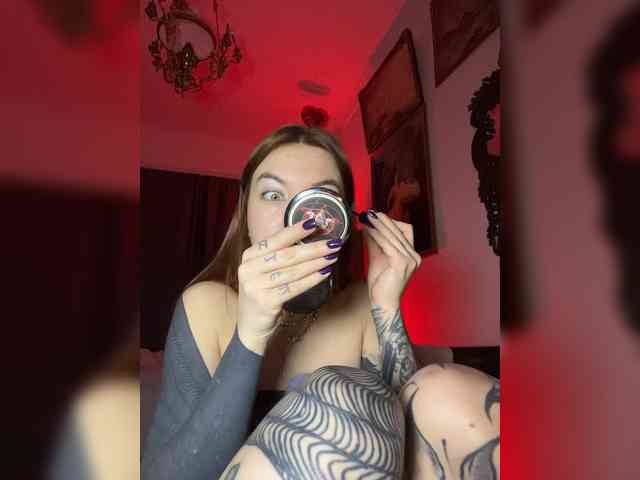 Lina69Femdom webcam