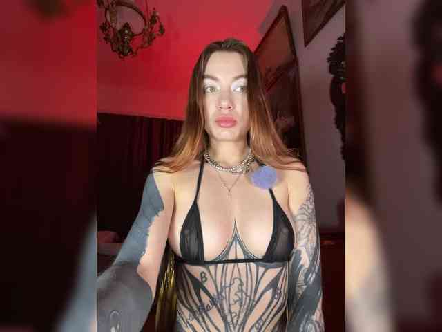 LINA69FEMDOM webcam