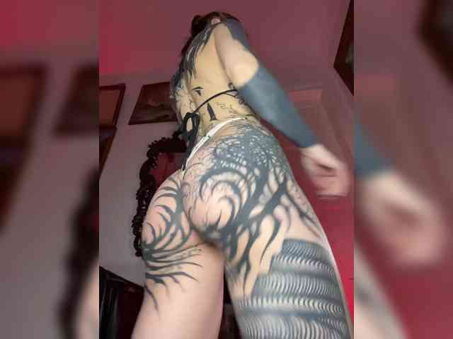 Lina69Femdom webcam