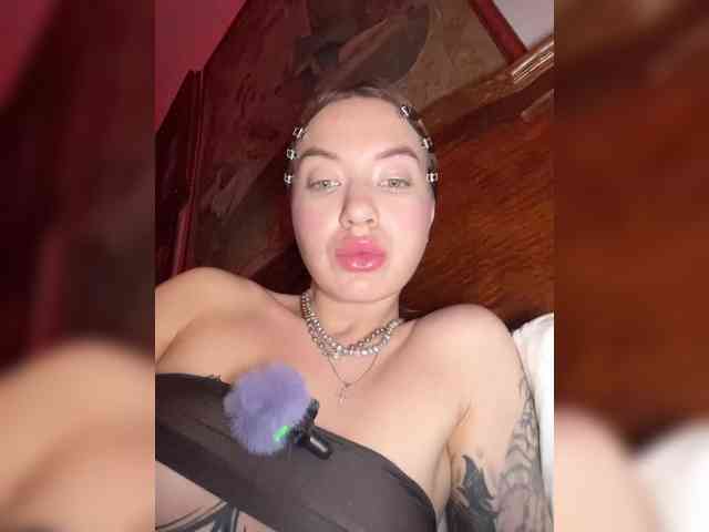 Lina69Femdom webcam