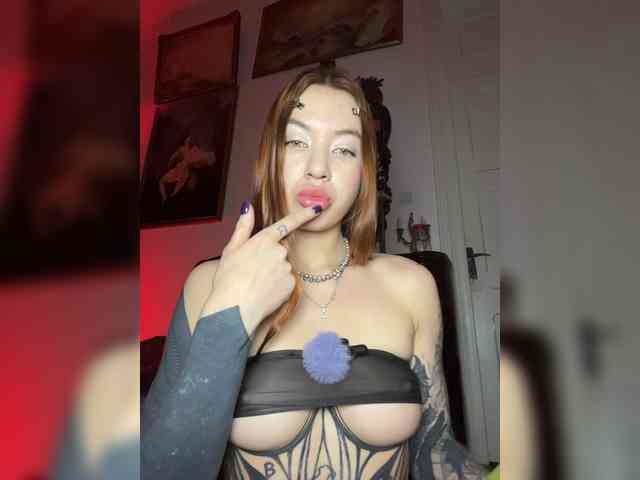 Lina69Femdom webcam