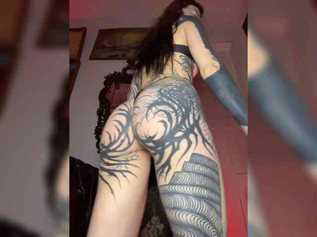 Lina69Femdom webcam