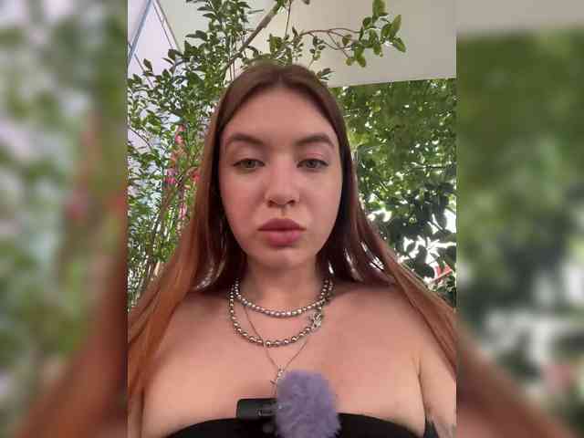Lina69Femdom webcam