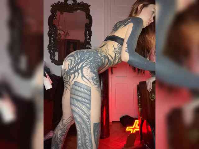 Lina69Femdom webcam