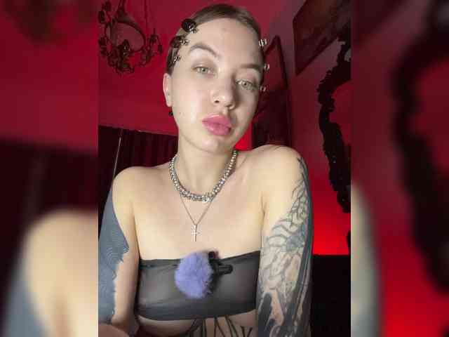 Lina69Femdom webcam