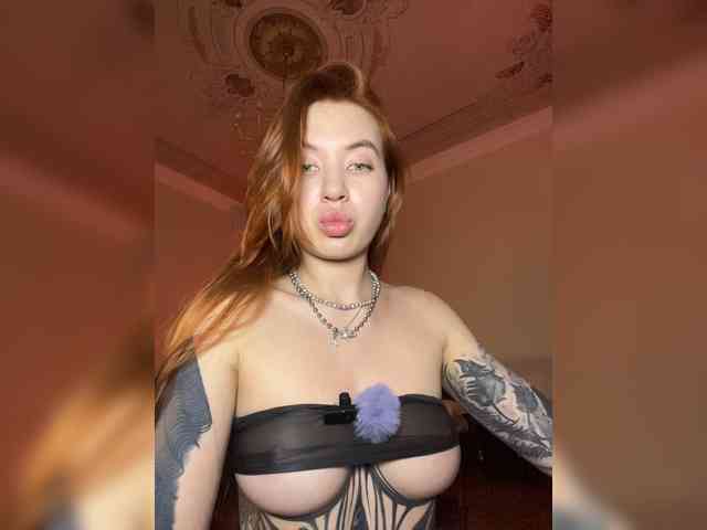 LINA69FEMDOM webcam