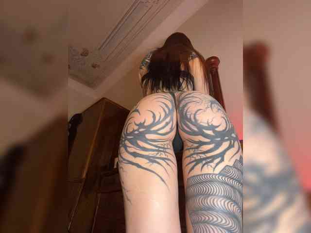 Lina69Femdom webcam