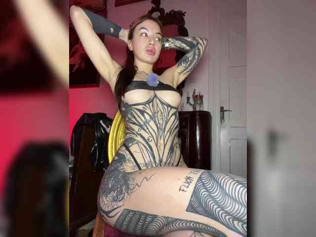 Lina69Femdom webcam