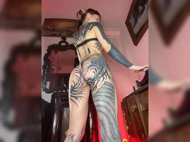 Модель: Lina69Femdom