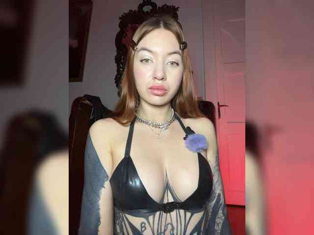 Lina69Femdom webcam
