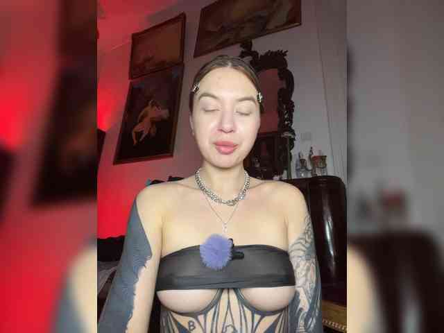Lina69Femdom webcam