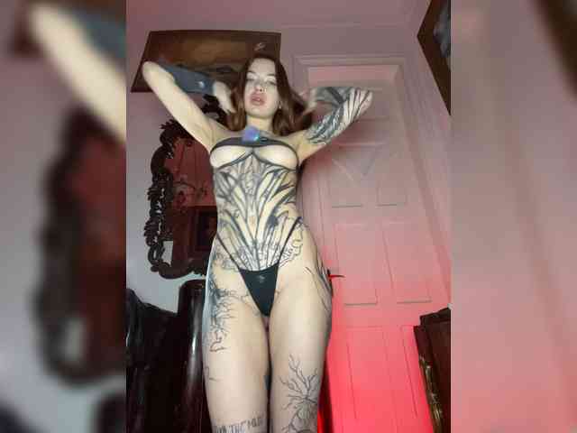 Lina69Femdom webcam