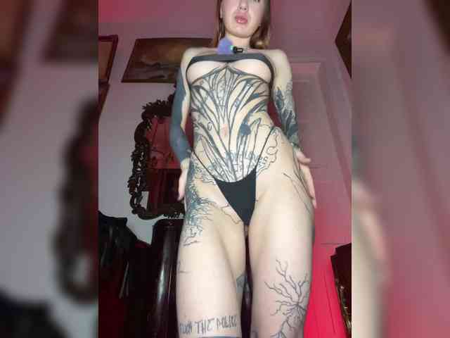 Lina69Femdom webcam