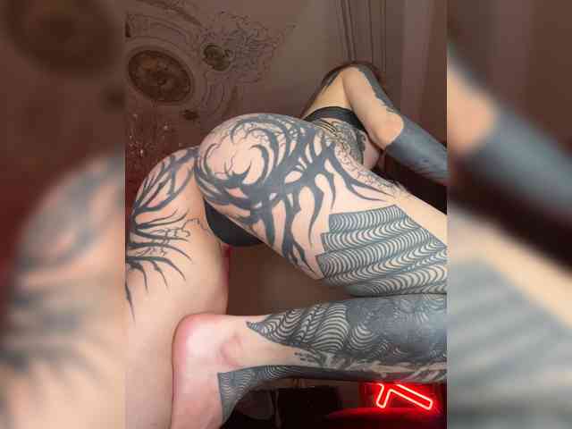Lina69Femdom webcam