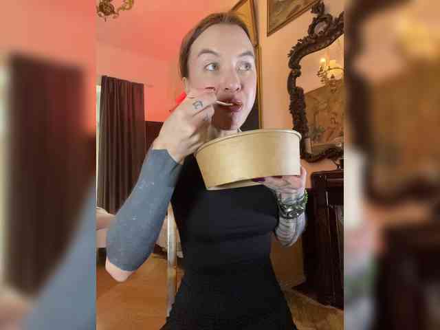 Lina69Femdom webcam