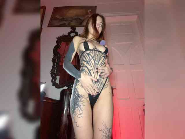 Lina69Femdom webcam