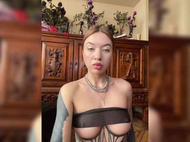 Lina69Femdom webcam