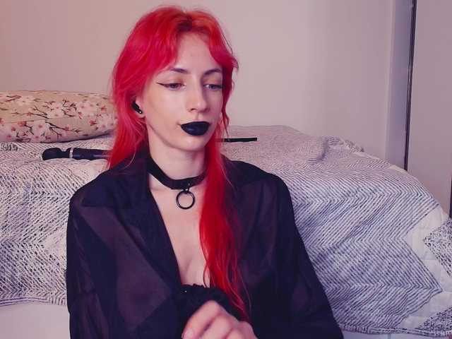 MeowRoslavaa live cam on BongaCams