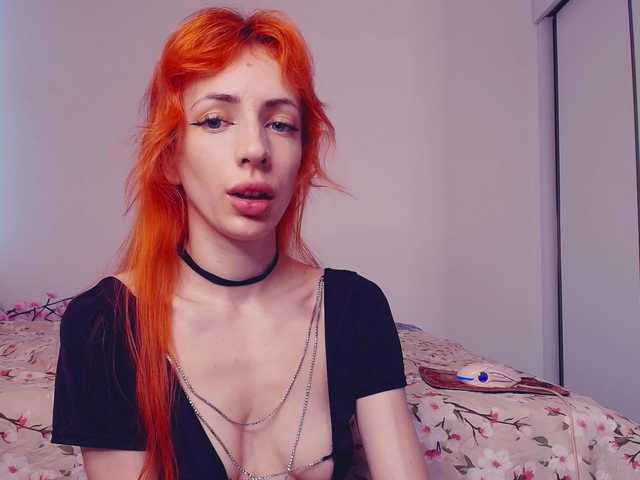 MeowRoslavaa live cam on BongaCams