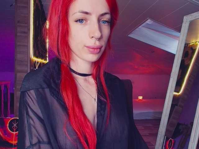 MeowRoslavaa live cam