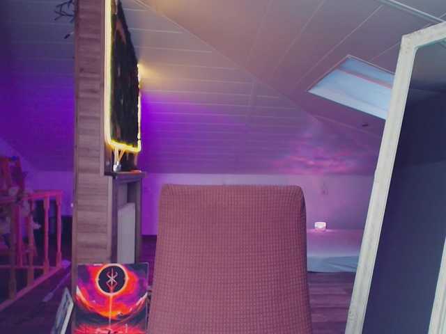MeowRoslavaa live cam